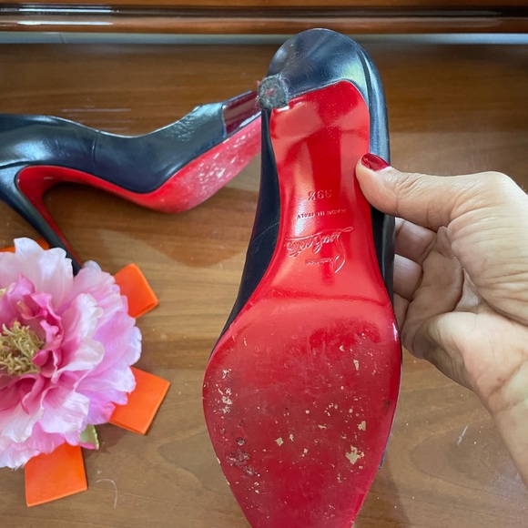 Authentic Navy Christian Louboutin Heels w/dustbag - Picture 6 of 9